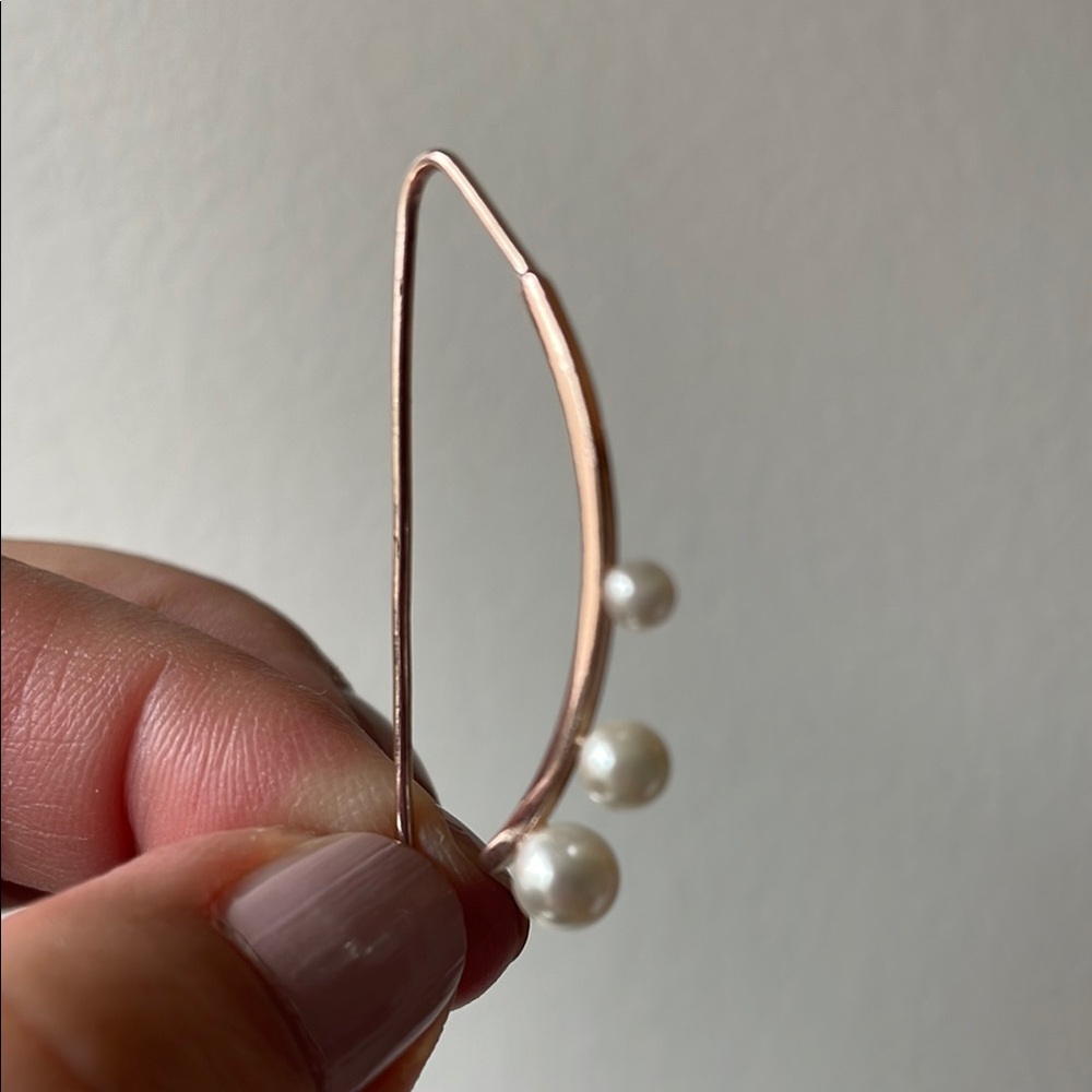 Rose Gold Color Pearl Earings - Picture 5 of 10